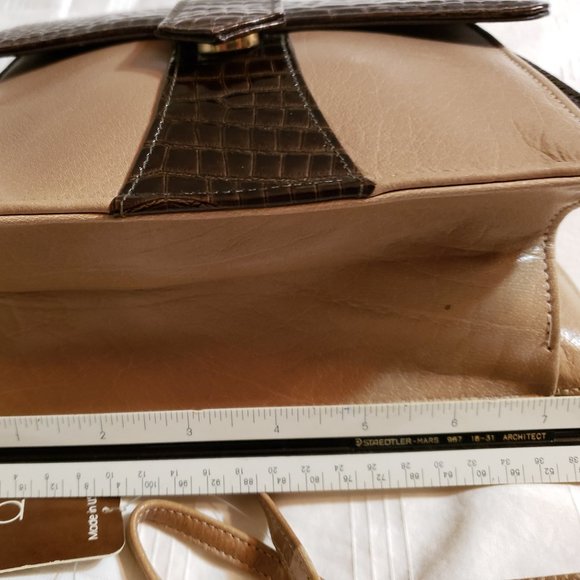 Barbara Miller Taupe and Brown Leather Purse - Picture 5 of 6